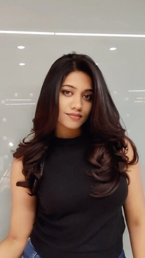 Malavika Satheesan Instagram - @malavikasatheesanofficial loved our olaplex treatment! This is your sign to repair the bonds of your hair. To book an appointment call us on   91 8886677121
#TMA #TamannaMakeupStudio #TamannaSkinAndHair  #olaplex #olaplextreatment
