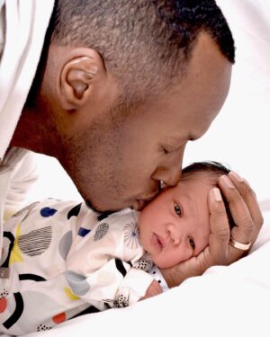 Malcolm Goodwin Instagram - What a year. Role of a Lifetime:) #grateful #newdad #lovelove @milycooperphotography