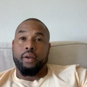 Malcolm-Jamal Warner Instagram - Truth from my beautiful brother and one of my favorite poets @prenticepowell1906. I’ll leave it at that…and keep sipping on this kombucha. 

My thoughts after watching the @betawards

(I’ve ALWAYS wanted to perform on this stage. Always. But I’m sure this is gonna KILL any chance I ever have of performing at the BET Awards unfortunately)

#Brilliantly done by those who are really in control.

Using amazing writers & artist who DO TRULY care about the progress of our people to mask a hidden message that they cannot control. 

They baited us with the “it’s about
US” intro and proceeded to feed us
HOURS of ass in the name of
Black Excellence. 

They fed us more flesh than Magic
City in the name of black excellence. 

Then they sprinkled a beautiful moment of two little girls performing (Be You) to remind us that the children are the future & proceeded to give us more ass shaking immediately after . 

But what they didn’t feed us was the powerful speech Usher gave about black Fatherhood, perseverance, accountability & forgiveness. 

They muted that. 

And it got me to thinking…

If I still thought with my genitalia, I’d be pleased. 

But what else should I expect from a NON BLACK OWNED network that has managed to convince the elites of black entertainment that @bet is their home? And if it were truly our home, why didn’t I see MORE women that reminded me of my momma, aunties & cousins performing?  Why so much hyper sexualization of black women? Why does that have to be the leading image? Especially given the amount of black women behind the scenes who make this show poppin.