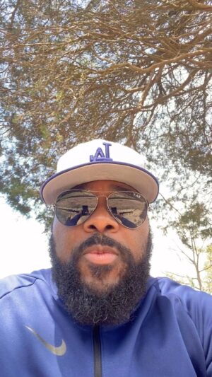 Malcolm-Jamal Warner Instagram - I’m interested in knowing what self-care and self-love look like for you…asking for a friend…😁🤪🤎🙏🏿 #gratitudeabounds