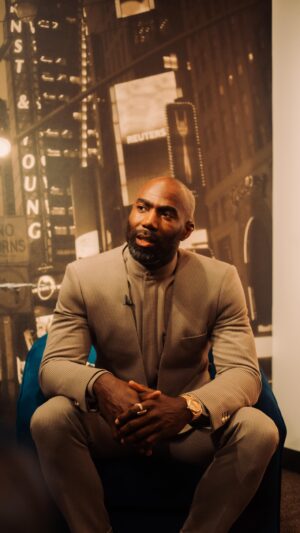 Malcolm Jenkins Instagram - On my way to Philly, meet me there, tomorrow, October 3rd at the Parkway Central Library.  Doors open at 6:45 PM. 

For event info, go to whatwinnerswonttellyou.com/events

📸: @bybueze

#eaglesnation #philadelphiaeagles #gobirds #philadelphia #flyeaglesfly #malcolmjenkins #wwwty #whatwinnerswonttellyou #michaelericdyson
#nflfootball #nflnews #nfl