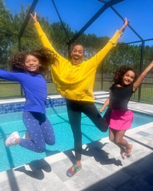 Maleaha Winfrey Instagram - BOOKED IT!! Had soo much fun today on set with my bff @michellebelle30 and my set parents @anjicorley  @chef2bfit For an exciting commercial debuting during the Macy’s Day Parade!!! Thanks @benztalent  #actress #insustrykids #modelkids #setlife #kiddancers #talentedkids #onestowatch #kiddancers #mixedkids #youthtalent