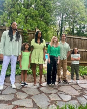 Maleaha Winfrey Instagram - Maleaha had an amazing day on set today with her set family!! #setlife #actress #industrykids #blessed #talentedkids #mixeskids