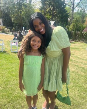 Maleaha Winfrey Instagram - Maleaha had an amazing day on set today with her set family!! #setlife #actress #industrykids #blessed #talentedkids #mixeskids
