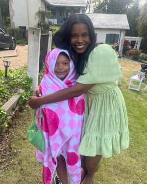 Maleaha Winfrey Instagram - Maleaha had an amazing day on set today with her set family!! #setlife #actress #industrykids #blessed #talentedkids #mixeskids