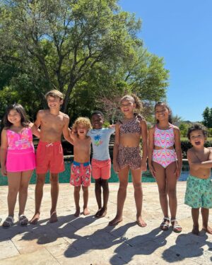 Maleaha Winfrey Instagram - I had an amazing time on set this week with my fabulous set family and friends!! Thanks so much @darcietalentagent @eriskids  #actress #industrykids #talentedkids #blessed #youthtalentconnection #mixedkids