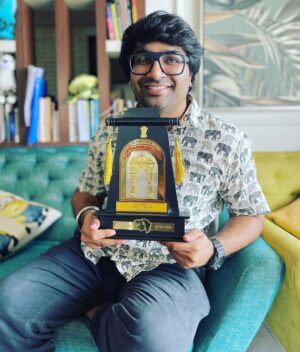 Malhar Thakar Instagram - “થઈ જશે”
ફિલ્મ માટે શ્રેષ્ઠ અભિનેતાનો પુરસ્કાર સ્વીકારતા આનંદની લાગણી અનુભવું છું.

આભાર ગુજરાત સરકાર અને દરેક જ્યૂરી મેમ્બર્સ.
——-
shri @narendramodi 
Shri @bhupendrapbjp 
Shri @iharshsanghavi
