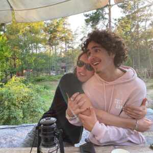Malte Gårdinger Instagram - What friends are for❤️

What fits me the most: shaved face, the mustaaash or 
that kiwi fluff of facialhair ? 
(I’ll take my answers in the commentsss)