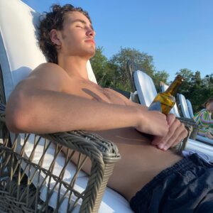 Malte Gårdinger Instagram - mishmash of the summer so far
🌼💆‍♂️

(Thanxxx for over a freakin 100k!!!<33)