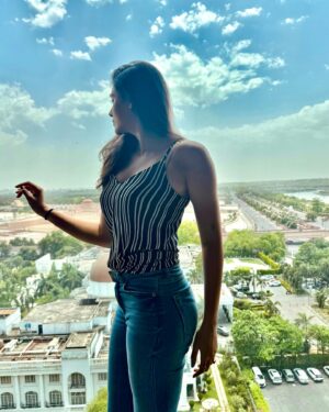Malti Chahar Instagram - Photoshoot by Mummy 😁♥️ 
Last pic- the photographer herself!

#love #mother #daughter #maa #fun
