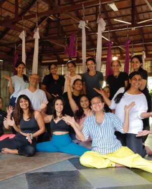 Malvika Nair Instagram - Amazing practice amazing people 😍

@adika.yoga @kitchen_by_kaa @deboshreeroyofficial 

#yoga #aerialyoga #meditation #holistichealth #malvika #malvikanair