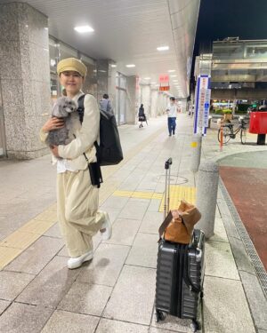 Mami Kumagai Instagram - いっぱいお仕事してきました、
楽しかった。

お姉ちゃん、お泊まりありがとうございます。

#熊谷真実
#東京でお仕事
#ももたんに会える
#浜松在住
#移住組
