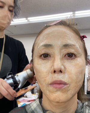 Mami Kumagai Instagram - 収録前の儀式

ゾンビパック

確実にツヤツヤになる
引き上がる。
なのでゾンビになるのは儀式です。

#熊谷真実
#収録前の儀式
#ルリビオ化粧品 
#ルリビオゾンビバック 
#ルリビオ東京サロン 
#