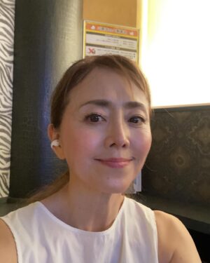 Mami Kumagai Instagram - ２日連チャン
カラオケ
思いっきり歌うとへとへとだね。

体力つけよ。

#熊谷真実
#カラオケ
#カラオケ練習
#歌手目指す
#やるしかない