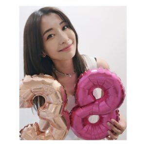 Mami Yamasaki Instagram - 祝38歳✨

#誕生日 #38歳 #30代グラビア #いつもありがとうございます #写真展 #山崎真実写真展 #baroque #グラビア撮り下ろし #恵比寿 #代官山 #舞山秀一さん #alギャラリー #tokyoartsgallery #山崎真実