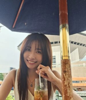 Mami Yamasaki Instagram - テラス席が気持ち良い季節✨
そんなに暑くない日に今年はノースリーブ始めました🙋