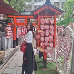 Mami Yamasaki Instagram - 🙏🙏🙏✨

#露天神社 #露天神社お初天神 #時差投稿 #山崎真実