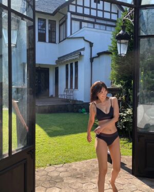 Mami Yamasaki Instagram - 去年13年ぶりに出させていただいたヤンマガの「ミスマガのツドイバ！」が本日デジタル写真集として発売されました！
皆さま、最近では珍しいフレッシュな山崎真実をぜひもう一度見ていただけたら嬉しいです！

#ヤングマガジン #ヤンマガ #ヤンマガweb #ヤンマガグラビア #13年ぶり #ミスマガジン #ミスマガ #ミスマガのツドイバ #デジタル写真集 #デジタル写真集発売 #グラビア #山崎真実