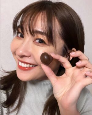 Mami Yamasaki Instagram - 大分出遅れバレンタイン。

#バレンタイン #バレンタイン終わってた #逆チョコほしい #チョコレート大好き