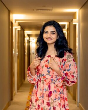 Mamitha Baiju Instagram - Its a floral phase✨🥀
.
Outfit & styling: @resha_by_rehana_shana 
Pics: @ayyapsphotography_dubai 
Thankyou @pushpamathew28
