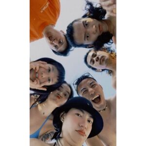 Man-Ting Chiao Instagram - Wee~咚咚咚

海心臟的聲音🔊

日落透過窗戶一閃一閃的
身體有助曬劑跟鹽巴的味道

Ready to tan👙👧🏽✨