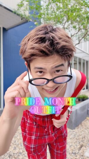 Manapat Techakumphu Instagram - Match ลุค ต้อนรับ Pride Month กันค้าบ
❤️🧡💛💚💙💜
.
แต่สีฟ้าจะพิเศษๆ หน่อยเพราะบอน์นแอบพกคู่หูมาด้วย ”น้ำด่าง อิชิตัน“ Alkaline Water น้ำดื่มที่ต้องพกติดตัวไปทุกที่ 0 kcal 0 Sodium ไม่มีน้ำตาล ดื่มได้ทุกวัน 
.
#น้ำด่าง #น้ำด่างอิชิตัน  #อิชิตัน #ichitan