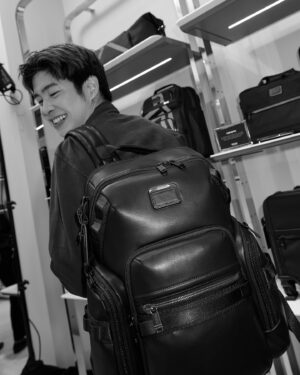 Manapat Techakumphu Instagram - Travel with @tumitravel 
Fine your travel essential at TUMI Central World store. 
#tumi #tumiTH