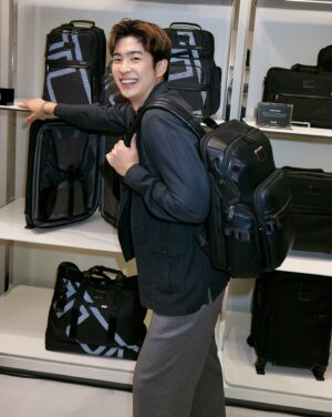 Manapat Techakumphu Instagram - Travel with @tumitravel 
Fine your travel essential at TUMI Central World store. 
#tumi #tumiTH
