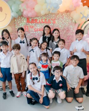 Manaswee Krittanookul Instagram - Happy birthday KC 🩵📘🖌️ 
We love you 🩵📘✏️

Thanx to @partyanimals.bkk 🎈
