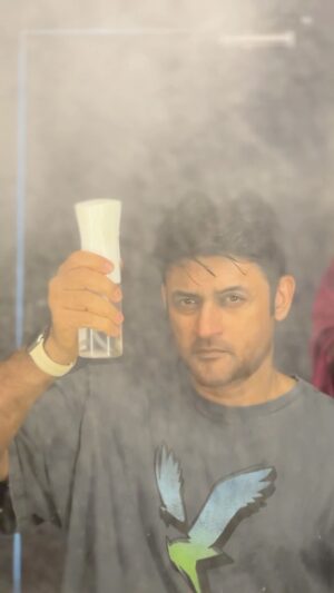 Manav Gohil Instagram - Just that one day my make up guy didn’t turn up I decided to make this reel. My bad @parekh.sanjay13, but you know you’re the best 🤗
