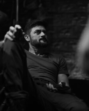 Manav Gohil Instagram - ‘Tahi socha kundla pavaalva’ …. and this is what I end up with!! 🚔🚨

Pictures : @shagar8473