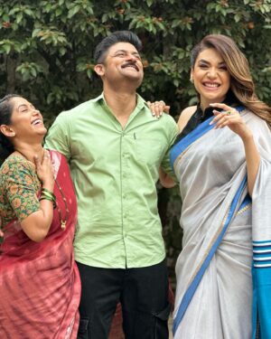 Manav Gohil Instagram - Hwatness alert ‼️ @manavgohil @yashashri.masurkar 
@dabangiiofficial @sonytvofficial 
#dabangiimulgiiaayireaayi #manavgohil #tuktukrani #anjumfakih
Styled by @karishmasalian6