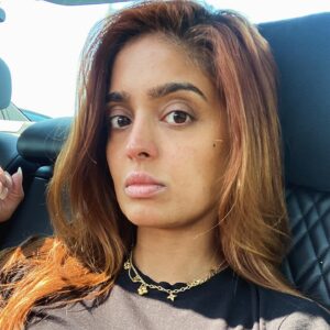 Mandeep Dhillon Instagram - Lost files 🤟🏽

1. Countryside living 
2. If music is playing I won’t sit still 
3. Pretending to be in the zone 
4. It’s no joke, go smoke 
5. Does she look like me? Or do I look like her? 
6. This Ghetts bar lives rent free in my head 
7. Mood 
8. Work Biatch 
9. Take a chip… EAT IT 
10. You call it luck, I call it blessed