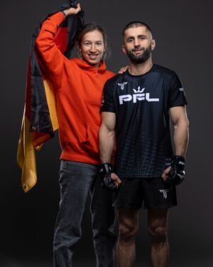 Mandy Böhm Instagram - Fun Part left ! 
Let’s go Champ 

Noch einmal schlafen dann fliegen die Fetzen, PFL Bantamweight Turnier in Newcastle. 
Wünscht Khurshed viel Erfolg und schaltet ein ! 
#mma #pfl #dazn #killer #bantamweight #champion