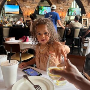 Manel Kape Instagram - Too Blessed to be Stressed 🫶🏾☀️🌹❤️👧🏾 .