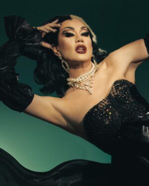 Manila Luzon Instagram - A bitch looks better in black 🖤
@manilaluzon photographed by @alansegui
assisted by @jeyooo_ @mileswency
styled by @miktabimina @lynus
wearing @jobdacon
#ShotAtStudioSegui @studiosegui