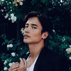 Manny Jacinto Instagram - theEMMAexperience
. 
she told me to go stand in some bushes, didn’t think it would come out like this lol. But seriously, inspired by how you look at the world through your lens. @theemmaexperience thank you.
