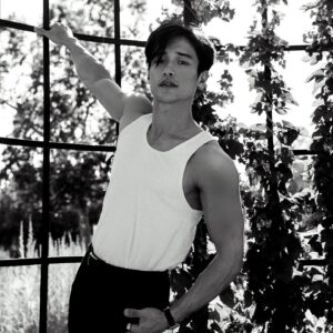 Manny Jacinto Instagram - theEMMAexperience
. 
she told me to go stand in some bushes, didn’t think it would come out like this lol. But seriously, inspired by how you look at the world through your lens. @theemmaexperience thank you.