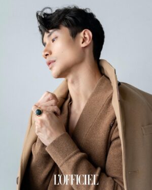 Manny Jacinto Instagram - Thank You @lofficielph 🙏🇵🇭
.
And to the incredible team ❤️:
Photographed by @raenbadua
Styled by @luca__kingston
Grooming by @SoniaLeeArtistry
Article by @tindabs