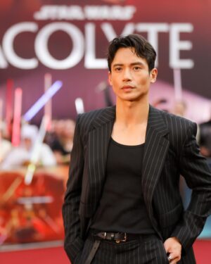 Manny Jacinto Instagram - London 🙌🙏🙌

📺: @officialacolyte 
👔: @ilariaurbinati x @dolcegabbana 
💇🏻‍♂️: @nadiaaltinbas x @noblechloe_j