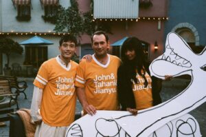 Manny Jacinto Instagram - Forever grateful that our Jeremy Bearimy’s crossed paths
.
.
.
The Series Finale of The Good Place airs tonight. These are only a few of the hundreds of people I’ve grown to know and love throughout this Bearimy. To everyone behind and in front of the screen, and to all the loving fans that watched. Thank you for making this show so forking special. ❤️
.
@nbcthegoodplace @nbc 
#TheGoodPlace
#35mm 
#film