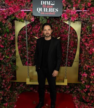 Manolo Cardona Instagram - Acá algunas fotos de la premier de #dimeloquequieresvix 
Una película exclusiva de @vix producida por @1111films 

No se la pierdan a partir de mañana por @vix 

@unlunar @daltonyco @angiecepeda @diegotorresmusica @sofffiaaa1 @juanchocardonam @brunoascenzo @luisenrique.carrion 

Gracias a @zegnaofficial