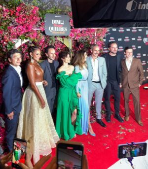 Manolo Cardona Instagram - Acá algunas fotos de la premier de #dimeloquequieresvix 
Una película exclusiva de @vix producida por @1111films 

No se la pierdan a partir de mañana por @vix 

@unlunar @daltonyco @angiecepeda @diegotorresmusica @sofffiaaa1 @juanchocardonam @brunoascenzo @luisenrique.carrion 

Gracias a @zegnaofficial