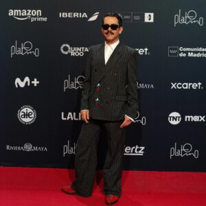 Manolo Caro Instagram - Feliz encuentro con colegas y amigos, larga vida @premios_platino ojalá pronto nos volvamos a encontrar.
¡Viva el cine y series iberoamericanas!

Stylist @alexturrion_ 
@louisvuitton @carlotabarrera