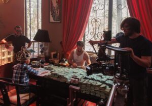 Manolo Caro Instagram - Recuerdos de la madriguera. ¿Quién ya la vio? FIESTA EN LA MADRIGUERA ya disponible en @netflix 👑🦛🪖