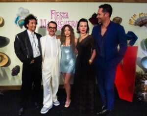 Manolo Caro Instagram - Un estreno muy especial, feliz de estar en méxico para presentar  nuestra “Fiesta en la Madriguera”. Este 1 de mayo estará en todo el mundo vía Netflix, en verdad no dejen de verla. 

Look @dior 
Stylist @alexturrion_ 
Grooming @davosthebane