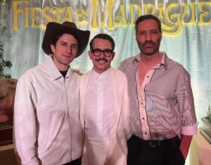Manolo Caro Instagram - Un estreno muy especial, feliz de estar en méxico para presentar  nuestra “Fiesta en la Madriguera”. Este 1 de mayo estará en todo el mundo vía Netflix, en verdad no dejen de verla. 

Look @dior 
Stylist @alexturrion_ 
Grooming @davosthebane