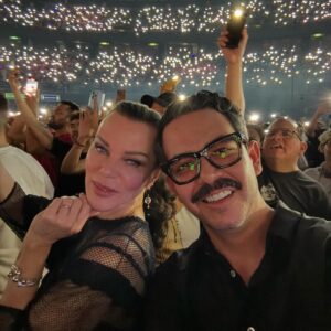 Manolo Caro Instagram - De los mejores shows que he visto en mi vida @madonna ! Thank you @debimazar for sharing this moment with me, love you 🤍
