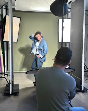 Måns Zelmerlöw Instagram - Posing as if I’m about to release new music this spring 🤫
