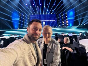 Måns Zelmerlöw Instagram - A very hectic but fun couple of days in Swe hosting @idrottsgalan with the phenomenal @carolinakluft and more episodes of @maskedsingersverige . Thank you for all your kind words about Monday night, we had so much fun!